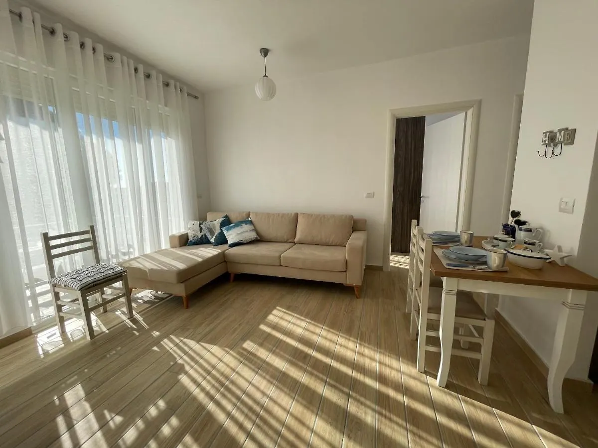 Square Inn@Lalzi Bay Durres 0*,
